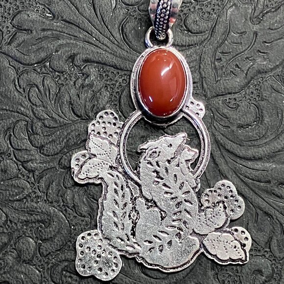 Carnelian Fox Coyote Wolf Dog Pendant Stone Crystal Jewelry - Picture 6 of 6